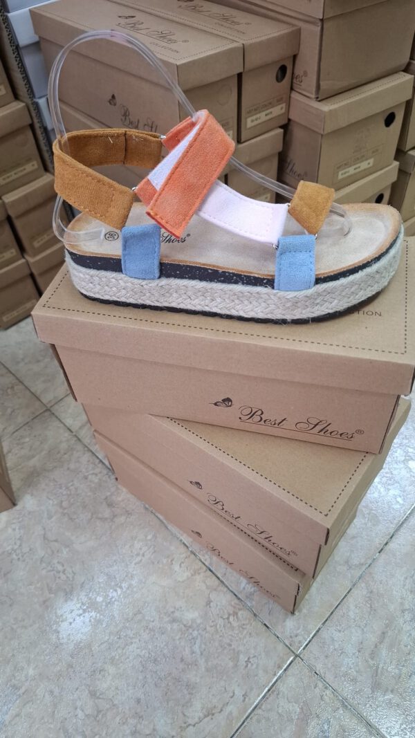 ZAPATILLAS MULTICOLOR  MARÍ