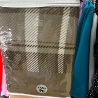 JUEGO DE CAMA DE FRANELA DE 90 CM COLOR MARRÓN