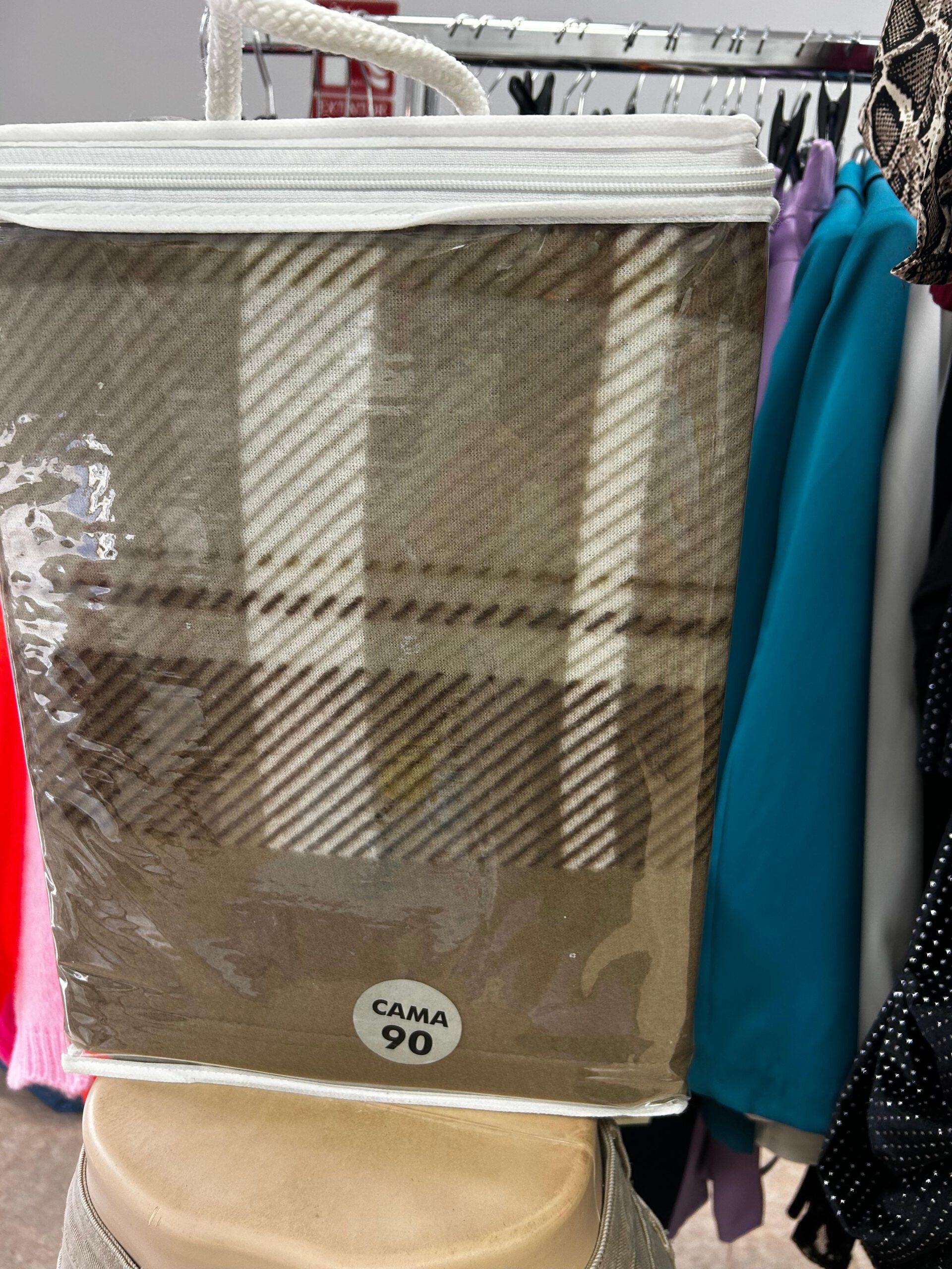 JUEGO DE CAMA DE FRANELA DE 90 CM COLOR MARRÓN